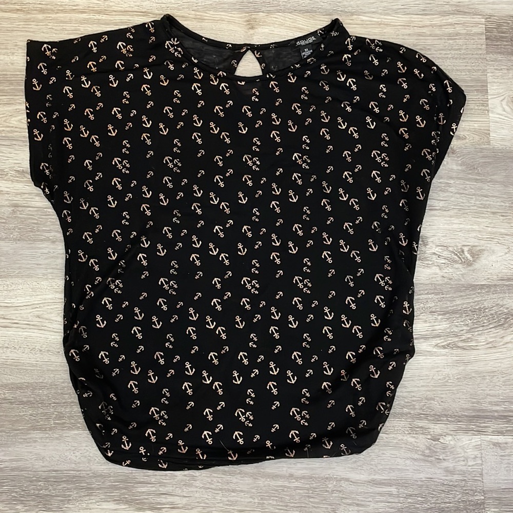 Rouge Collection Black with Shimmery Gold Anchor Print Lightweight Women's Tee